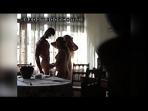 ❤️ Os amigos sexuais invitan a un home xigante e a un trío con el Porno a nós gl.eviewporn-com.ru ❌️